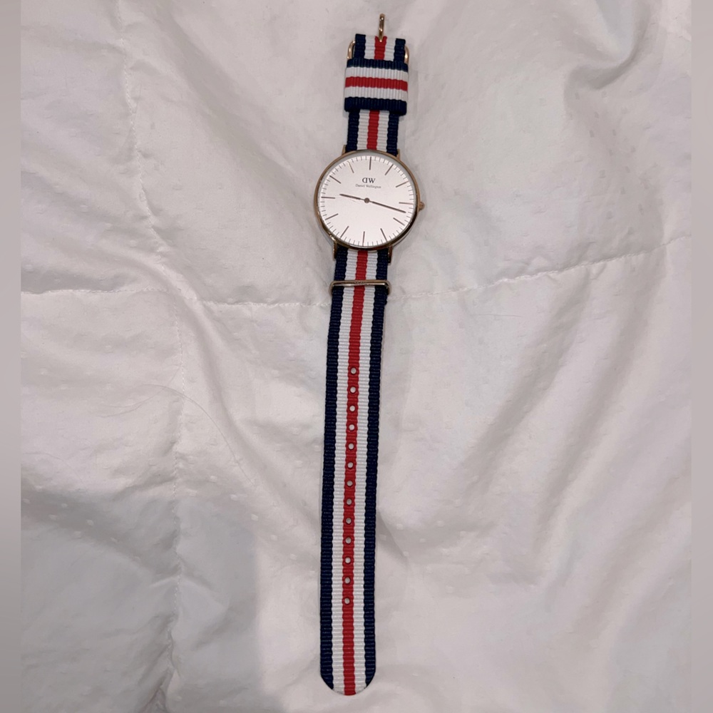 Daniel Wellington white& gold CLASSIC ST MAWES watch. CLASSIC CANTERBURY strap.